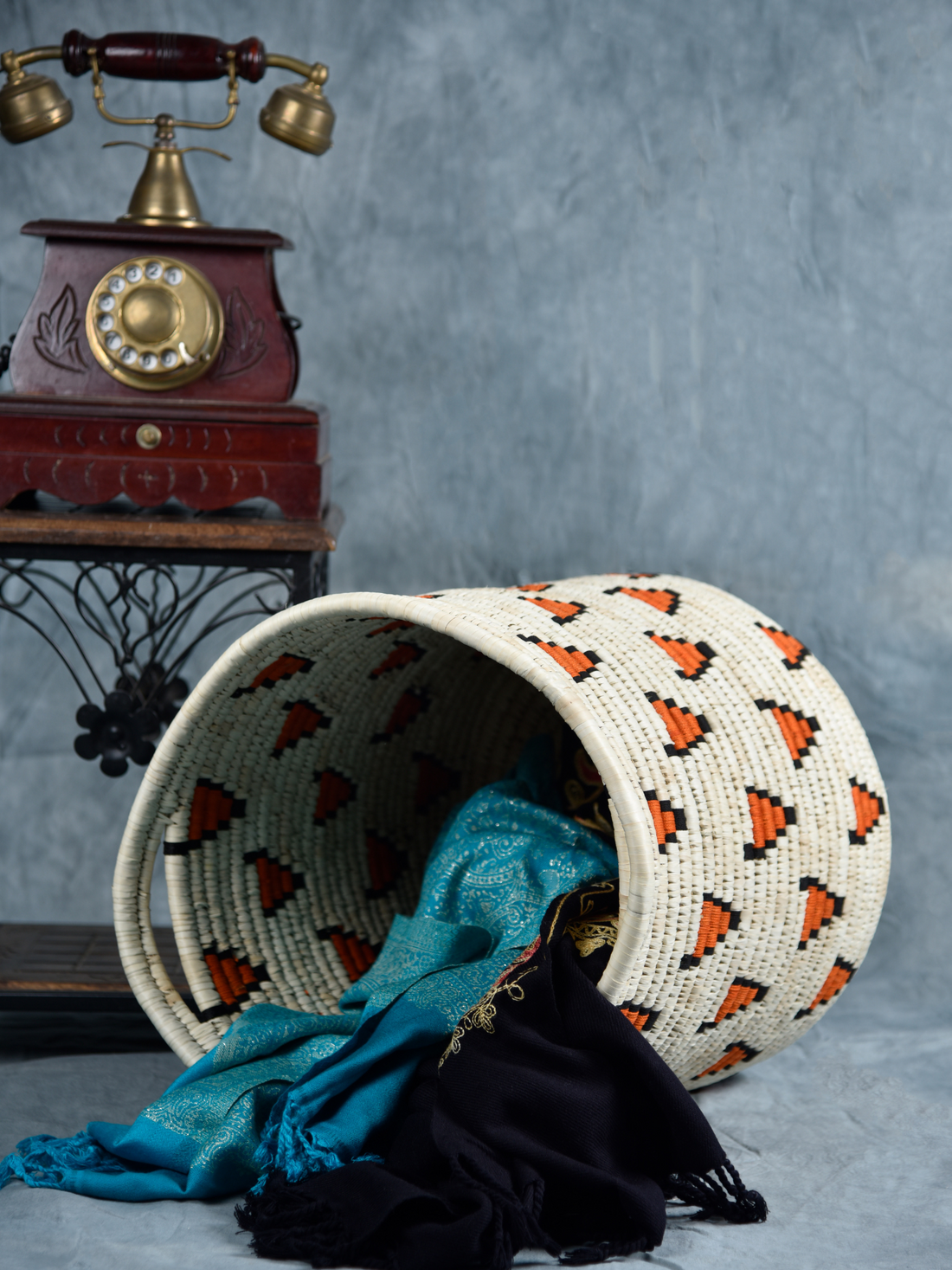 Mandarin Open Shawl and Pillow Holder Basket