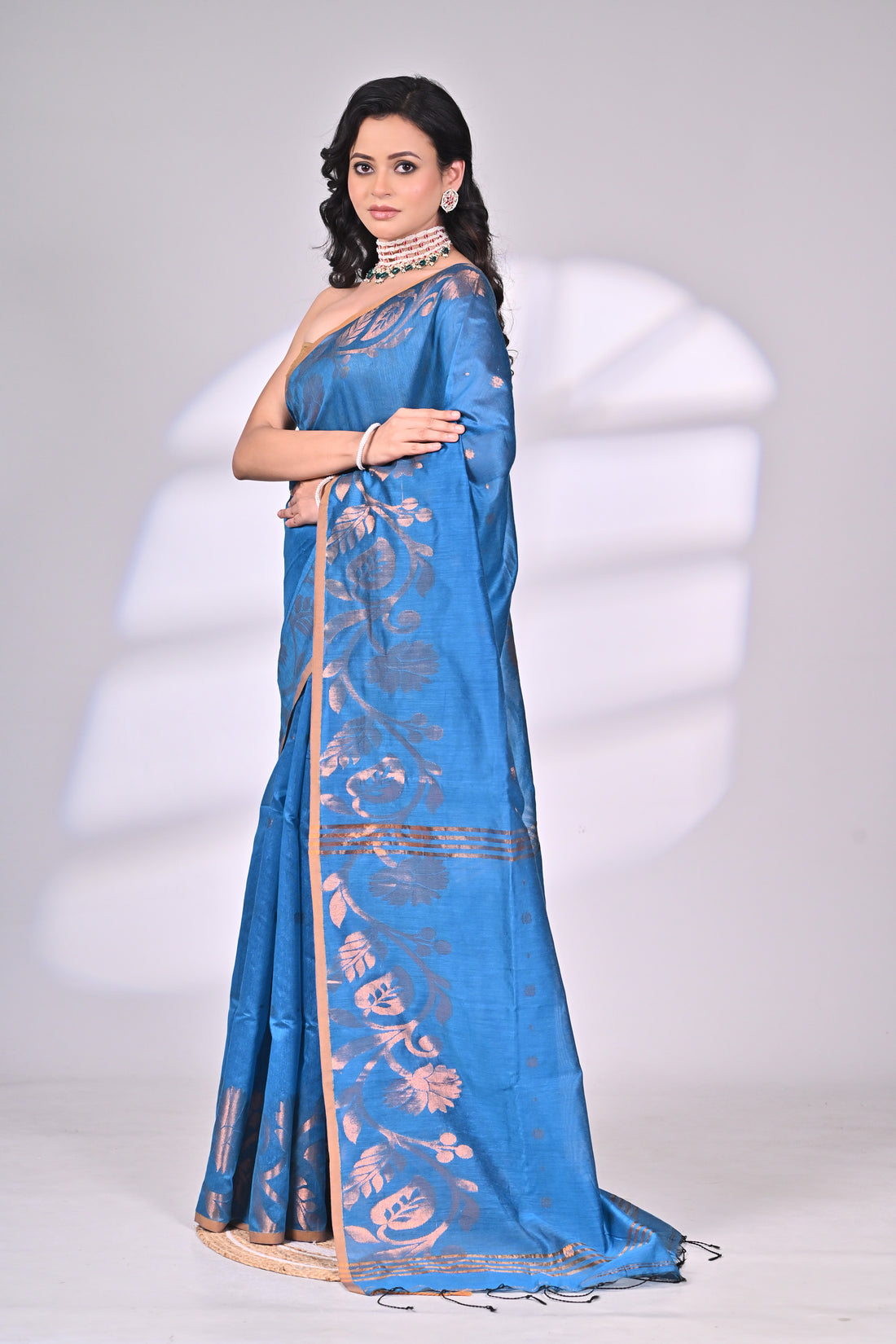 Elegant Blue Handloom Saree with Golden Floral Zari Work