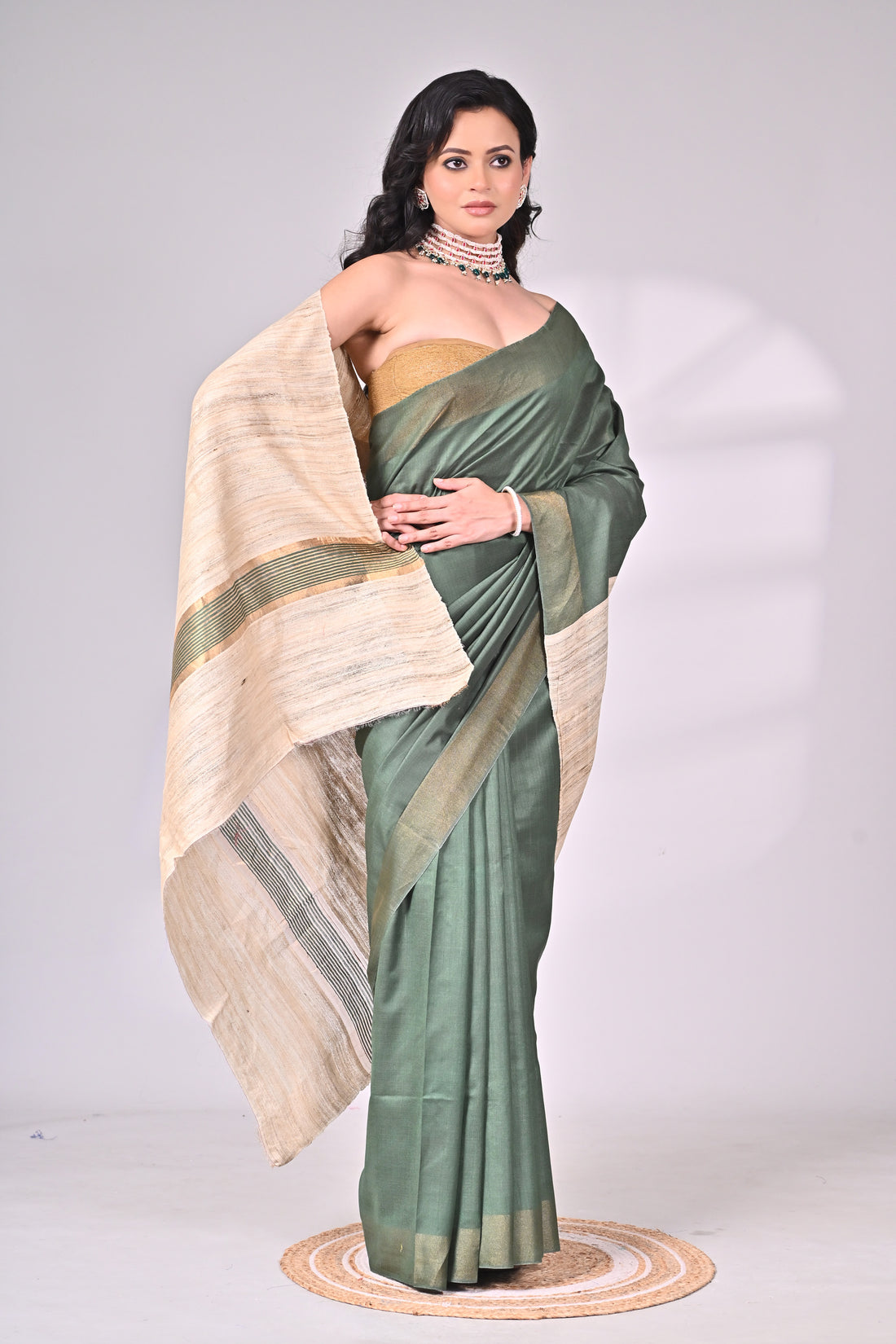 Green Tussar Staple Handloom Saree with Contrast Pallu