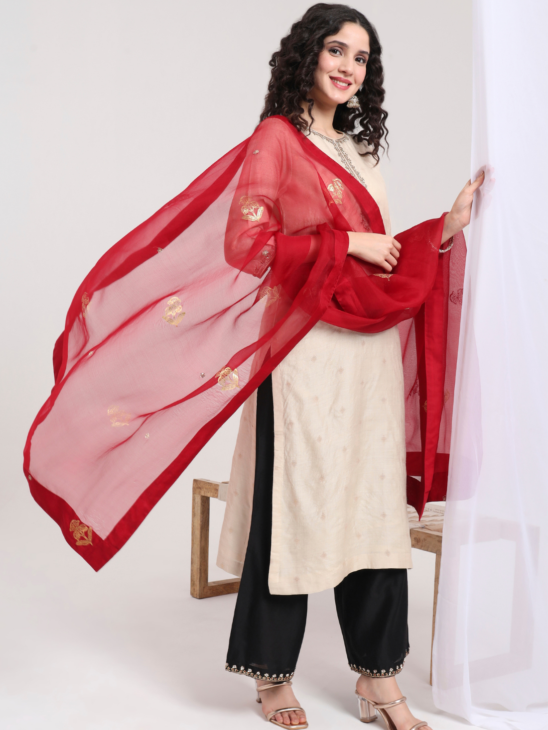 Saantha Signature|Gulzar-e-Noor Dupatta