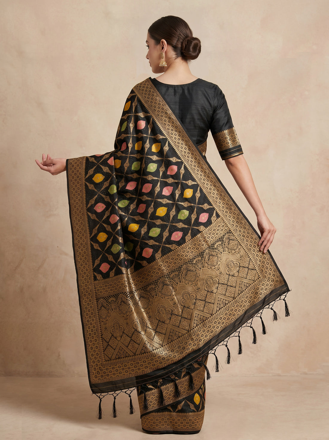 Saantha Signature|Black Cochet Zari Work Saree