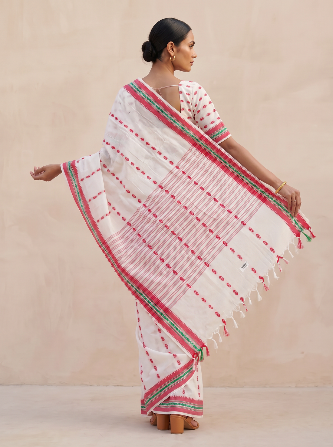 SARNA JOOHI BUTA SAREE(COTTON WEAVE SAREE)