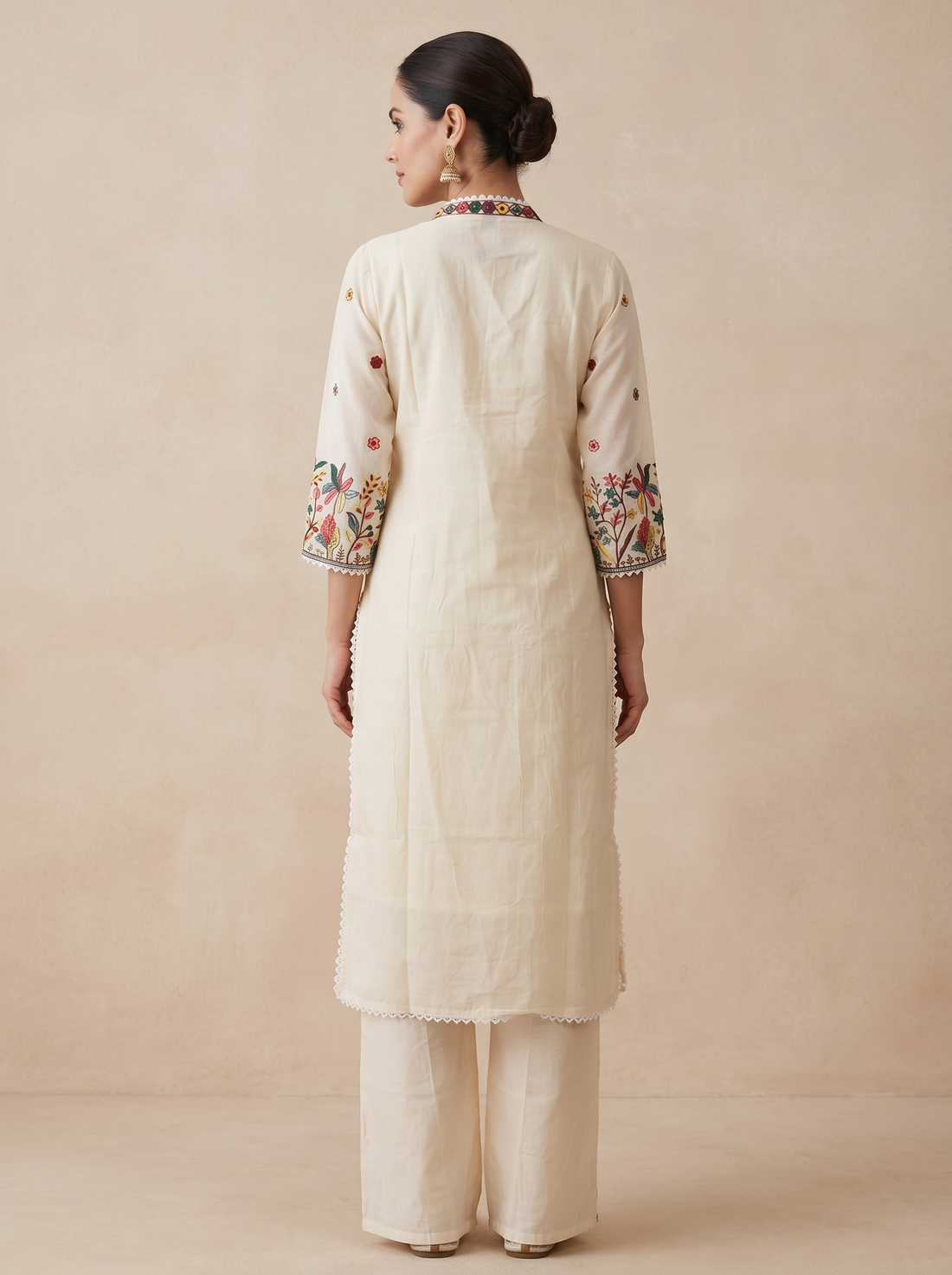 Saantha Signature|Cream Cotton Embroidery Kurta Set