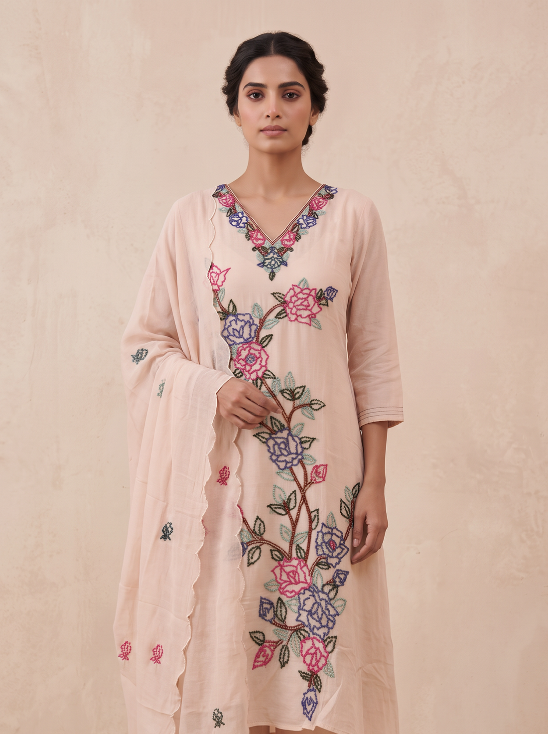 Saantha Signature|Cream Chanderi Silk Embroidery Kurta Set
