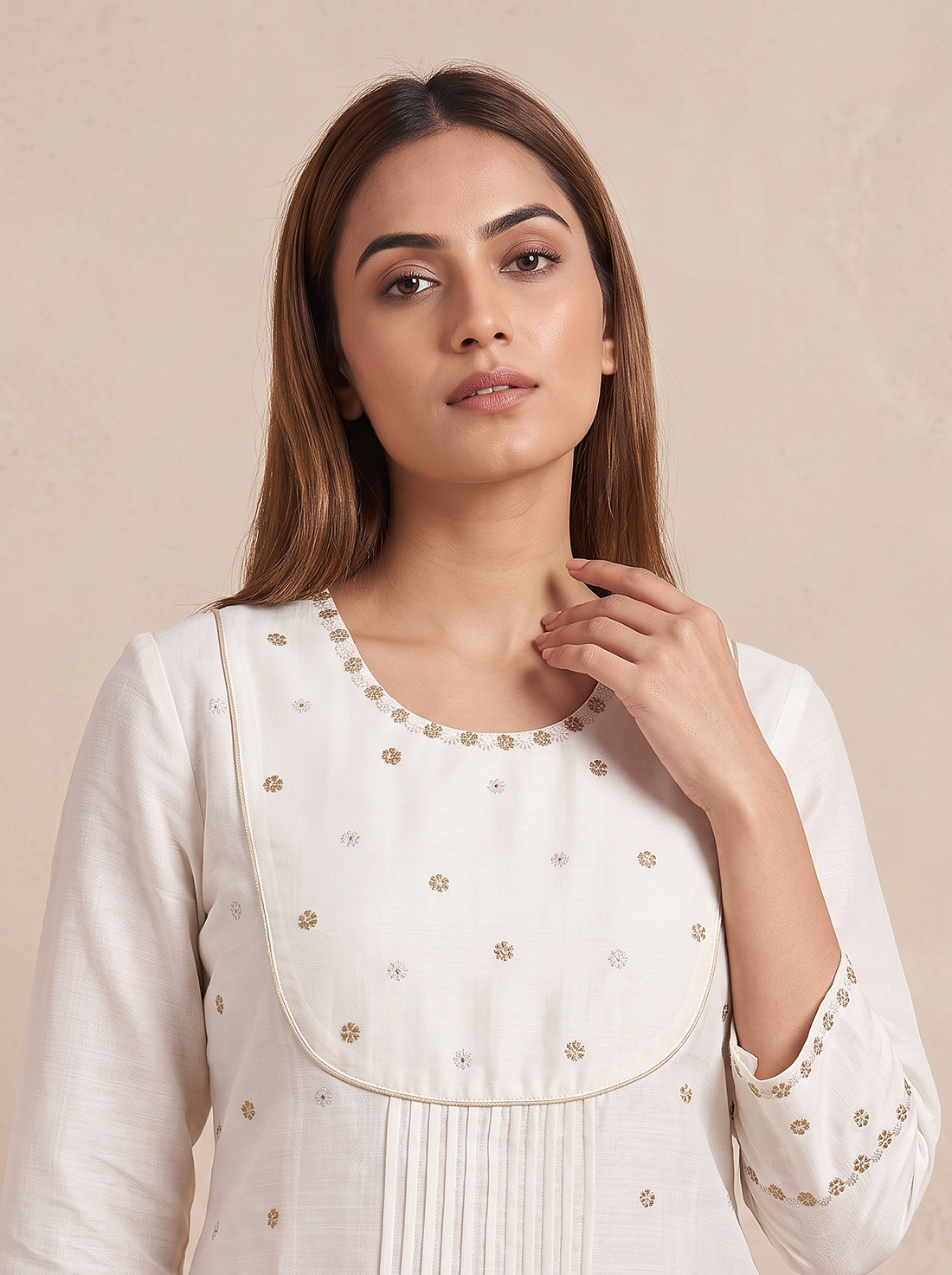 Saantha Signature|White Chanderi Embroidery Kurta Set