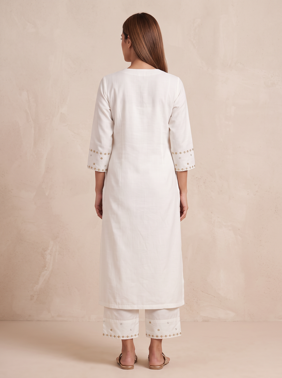 Saantha Signature|White Chanderi Embroidery Kurta Set