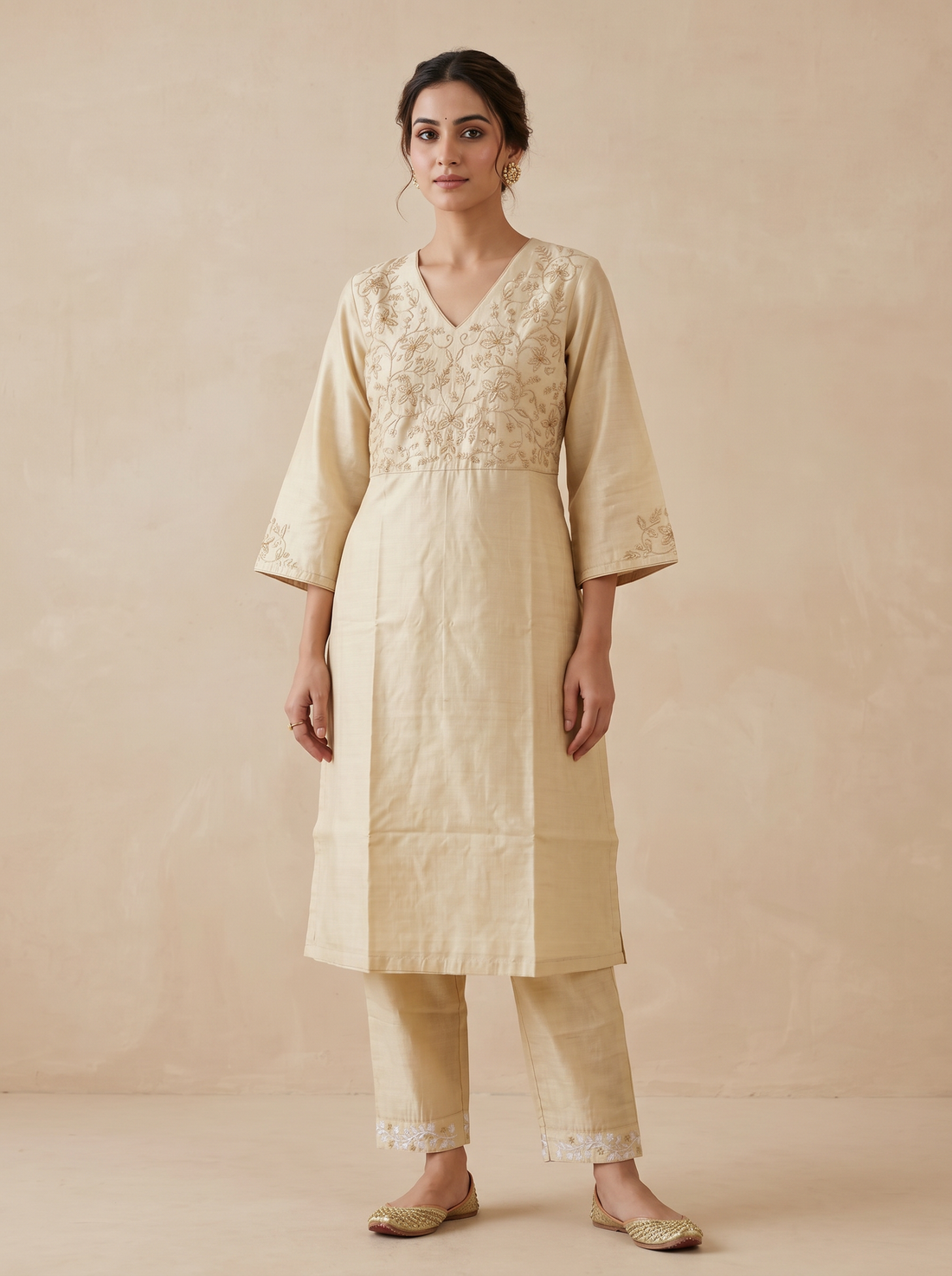 Saantha Signature|Cream Tussar Zari Yolk Embroidery Kurta Set