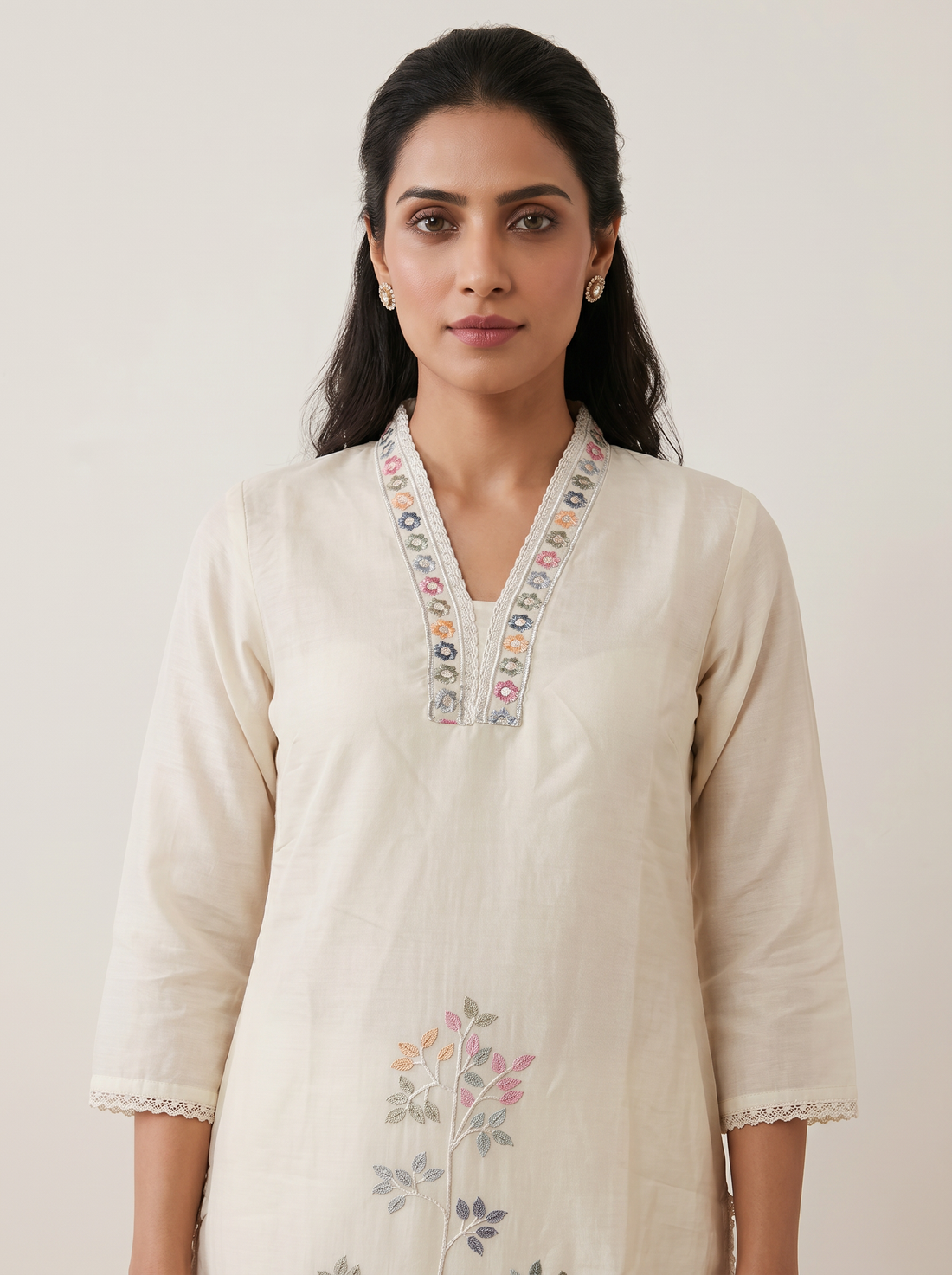 Saantha Signature|Cream Silk Embroidery Kurta Set