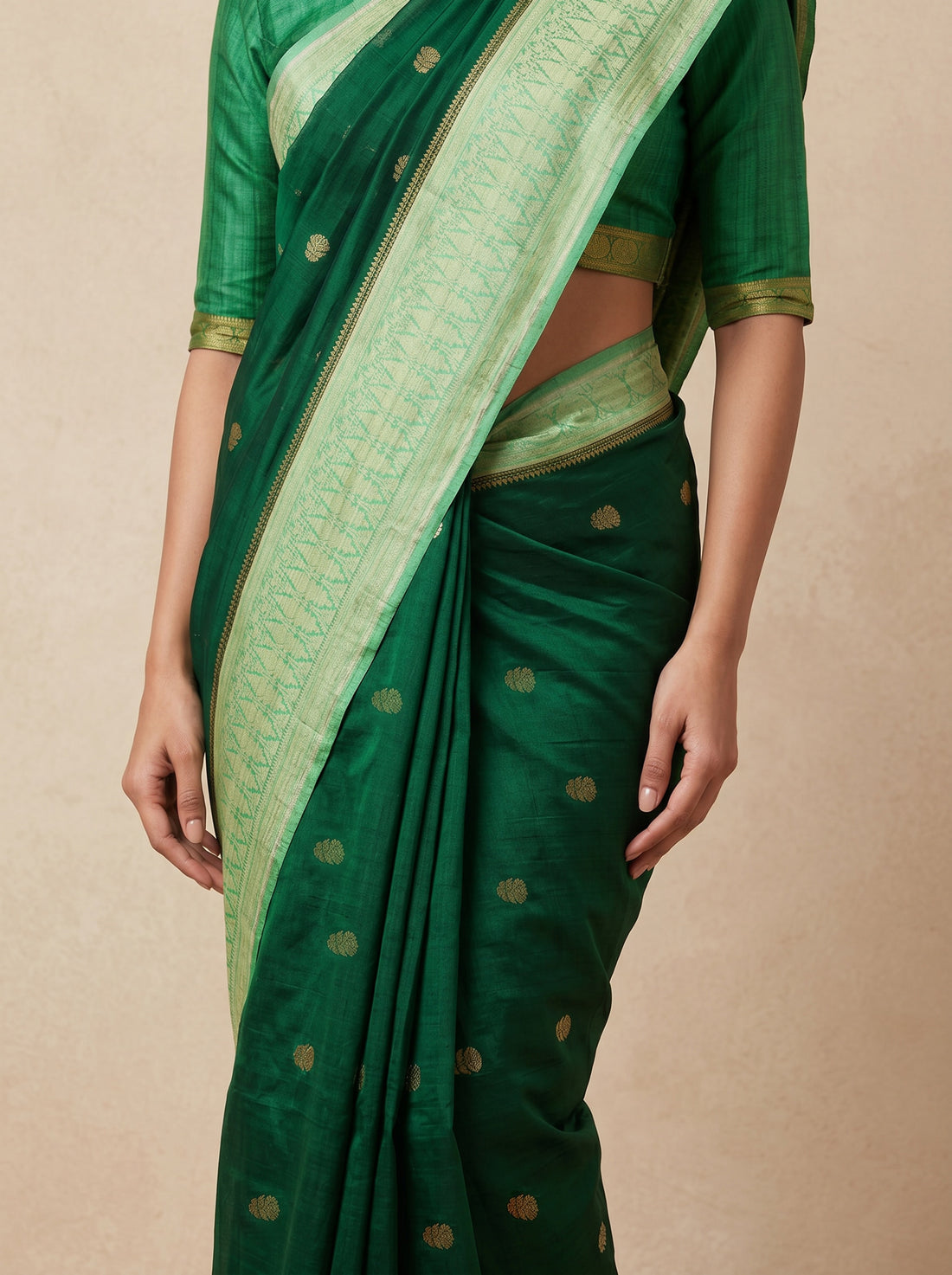 Saantha Signature|Green Tussar Banarasi Weave Saree