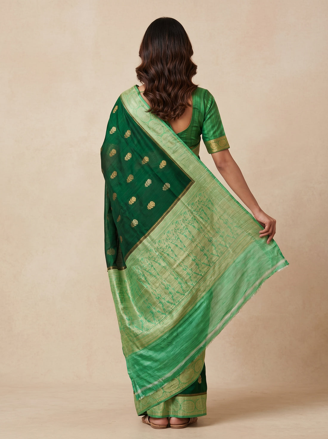 Saantha Signature|Green Tussar Banarasi Weave Saree