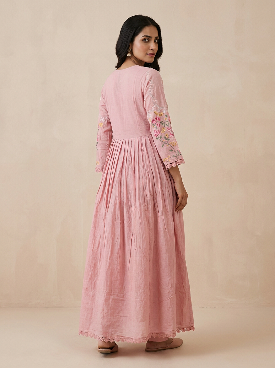Saantha Signature|Light Pink Cotton Embroidery Kurta Set