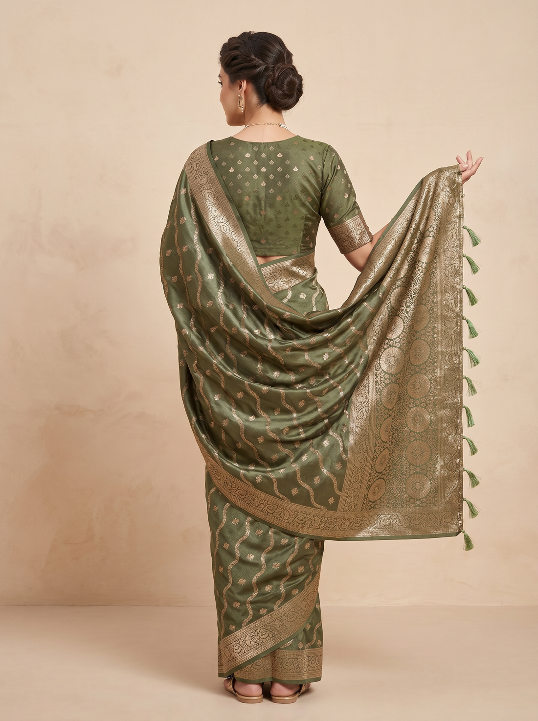 Saantha Signature|Green Art Silk Zari Work Saree