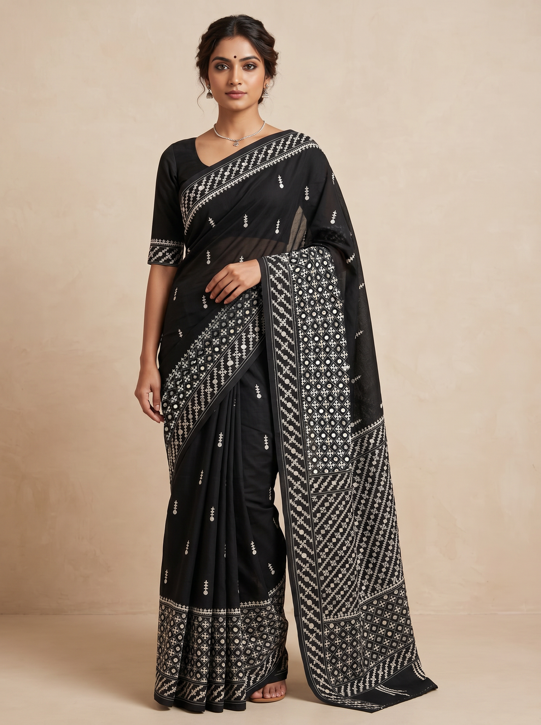 Saantha Signature|Black Tussar Silk Hand Embroidery Saree