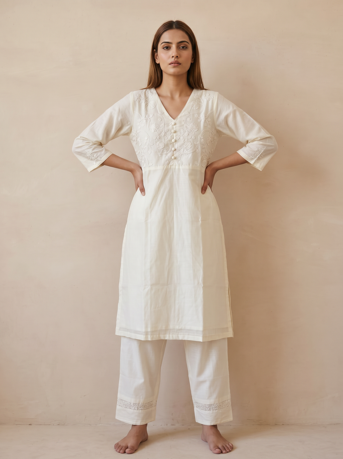 Saantha Signature|White Tussar Embroidery Kurta Set