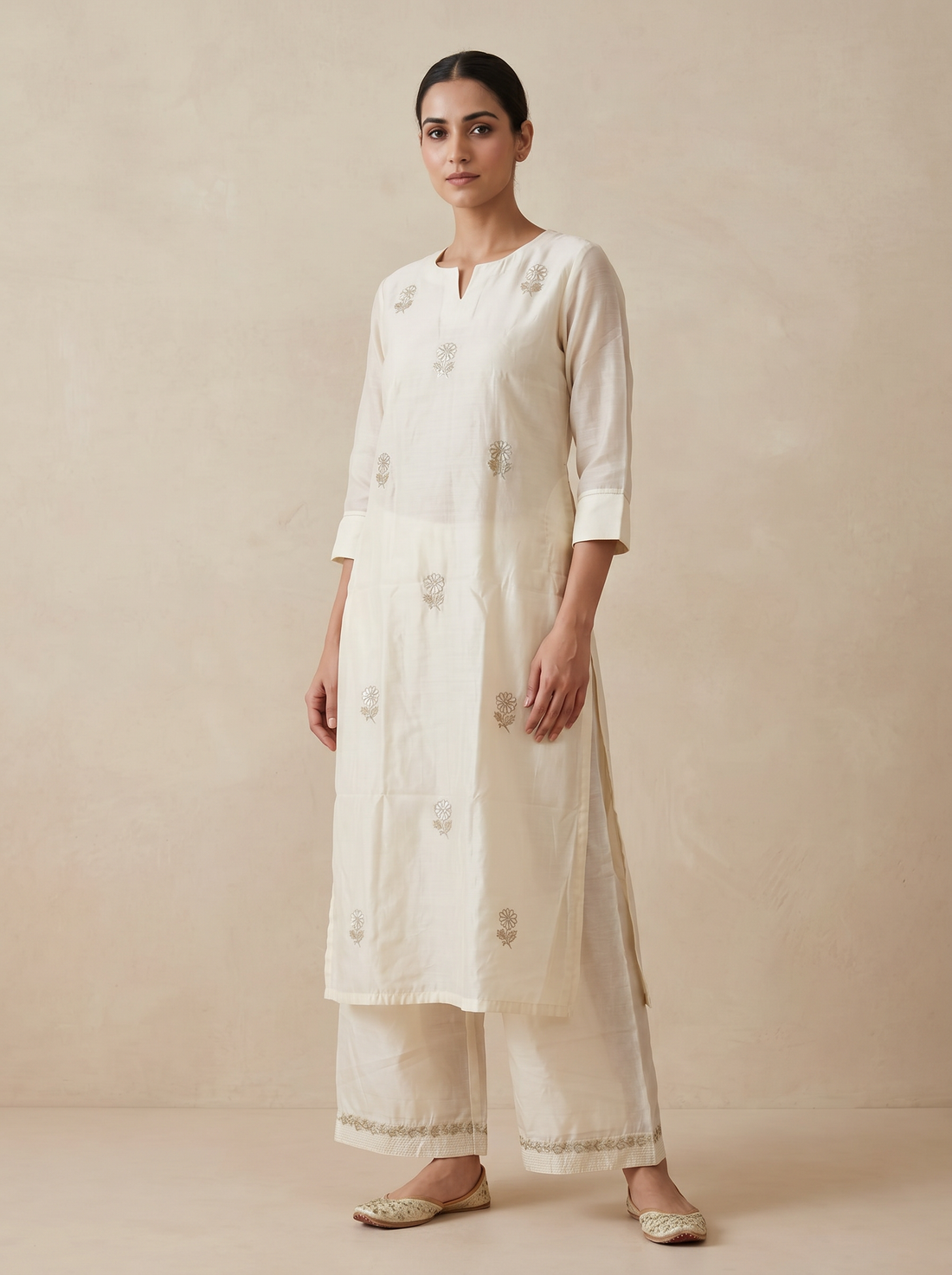 Saantha Signature|Cream Chanderi Embroidery Kurta Set