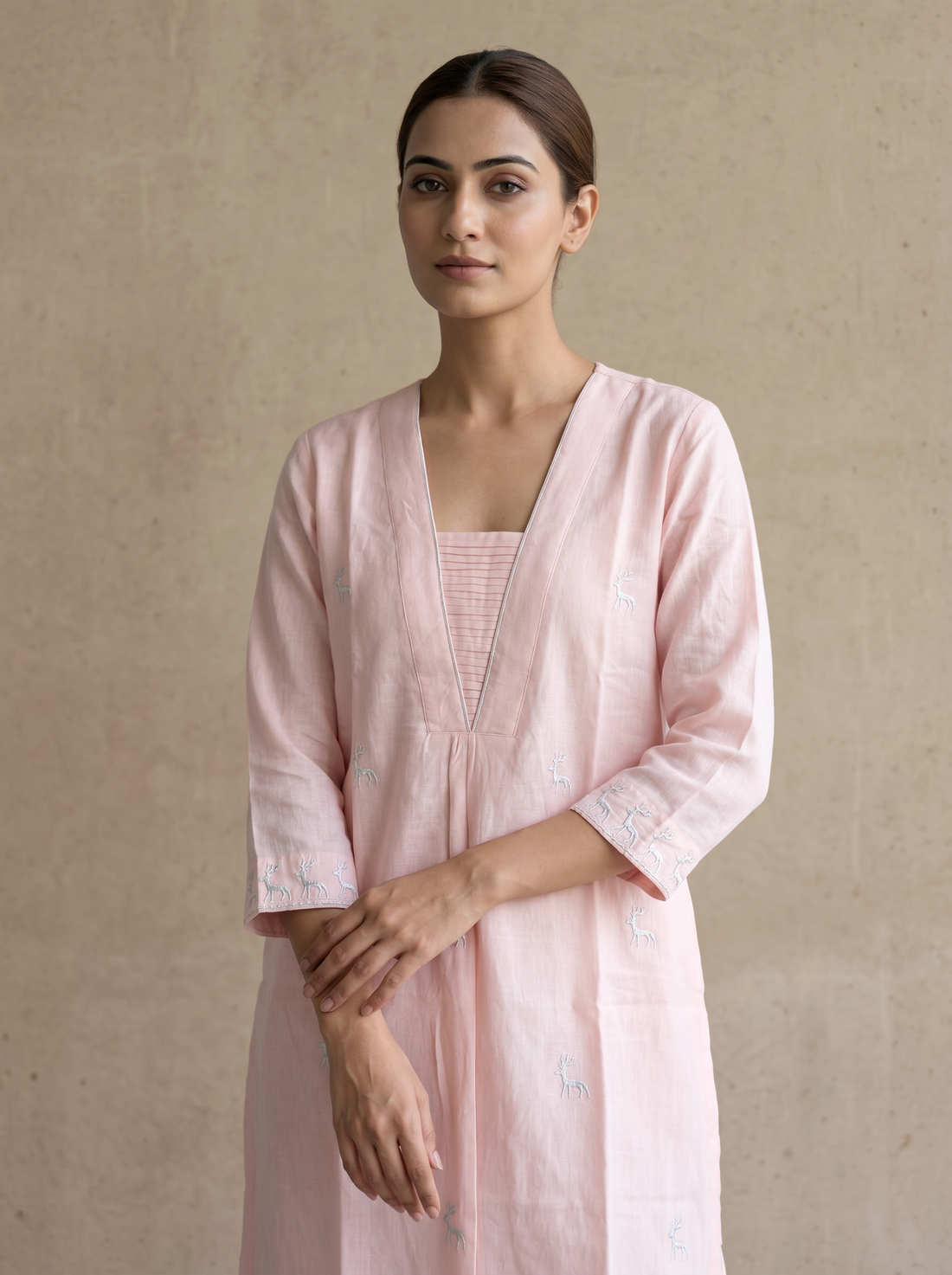 Saantha Signature|Light Green Cotton Embroidery Kurta Set