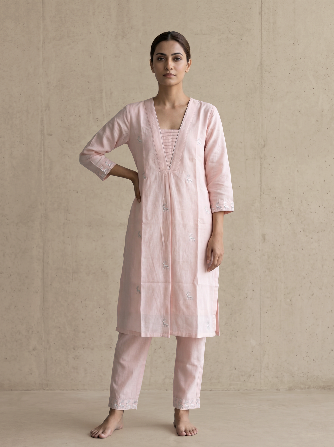 Saantha Signature|Light Green Cotton Embroidery Kurta Set