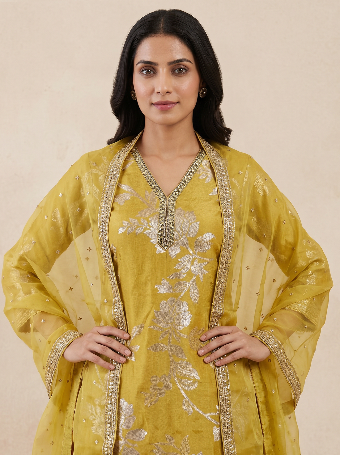 Saantha Signature|Yellow Silk Embroidery Kurta Set