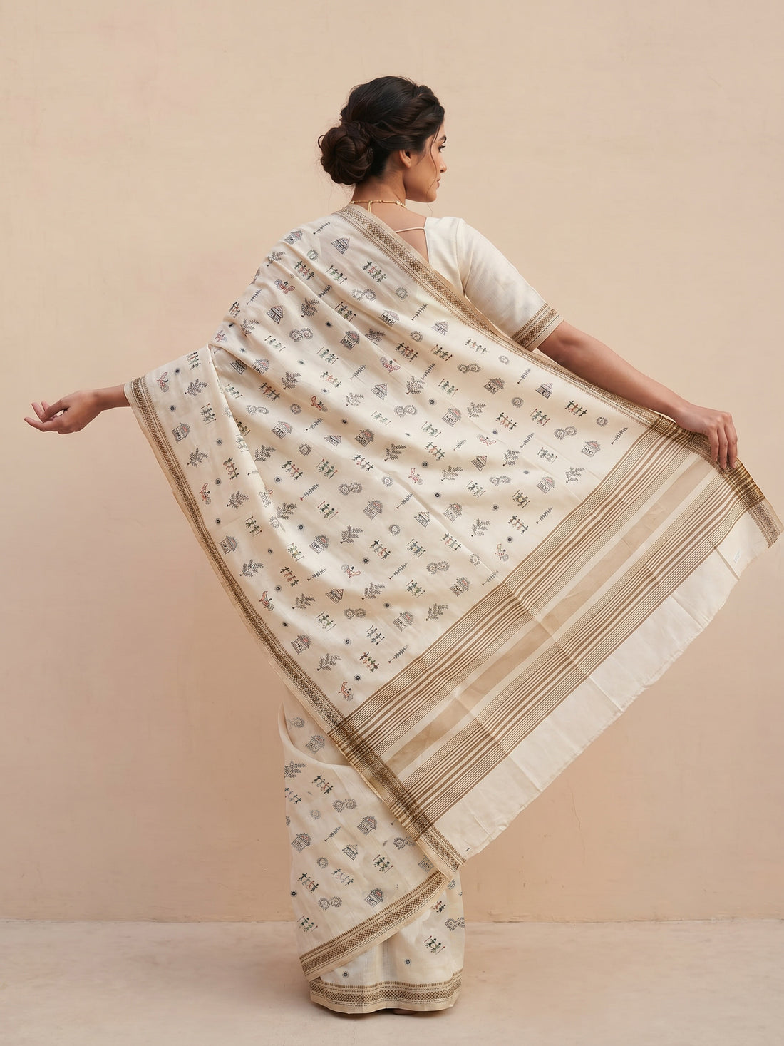 Saantha Signature|White Semi Silk Embroidery Saree