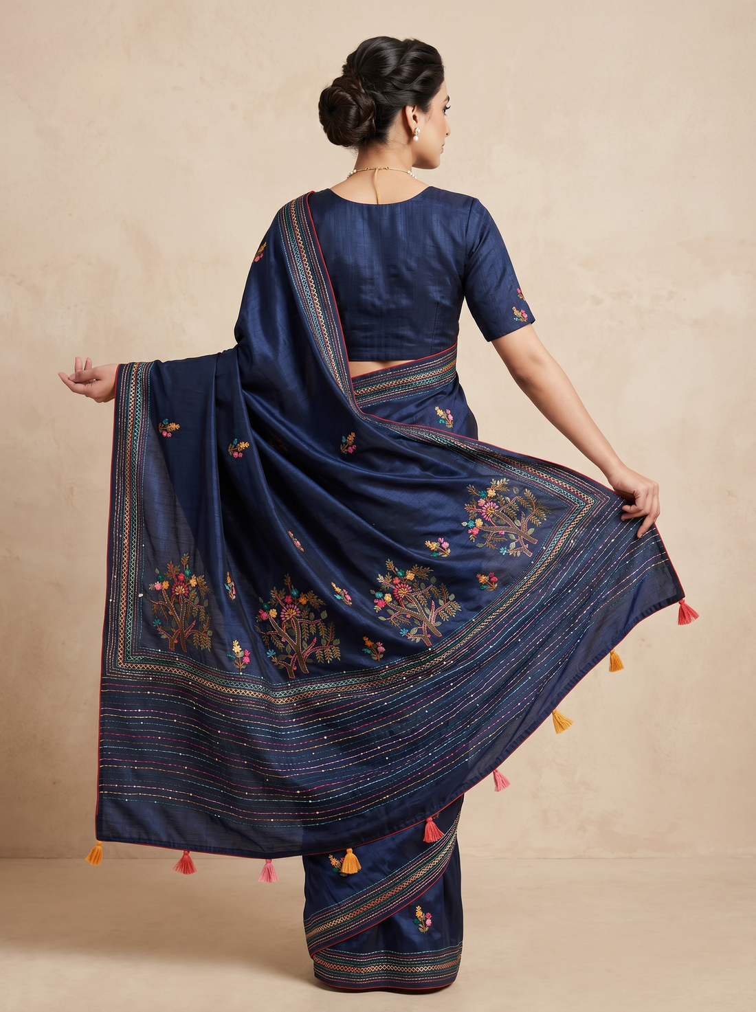 Saantha Signature|Black Semi Tassar Hand Embroidery Saree