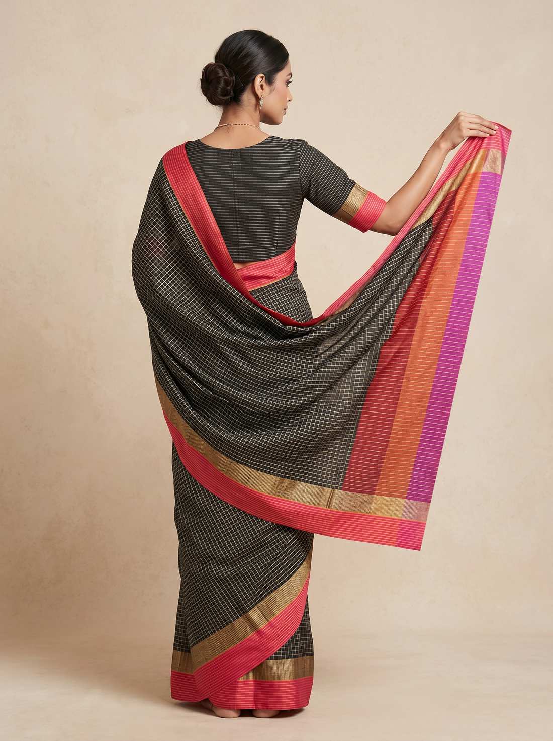 Saantha Signature|Black Cotton Silk Print Saree
