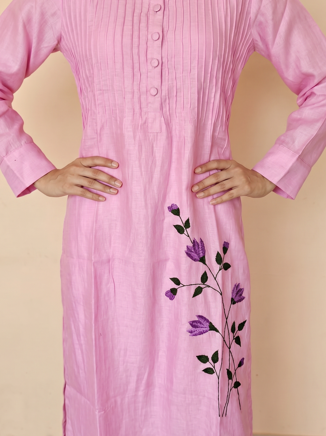 Saantha Signature|Pink Chanderi Hand Embroidery Kurta Set