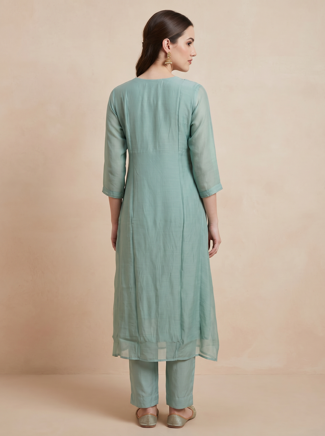 Saantha Signature|Light Green Cotton Silk Embroidery Kurta Set