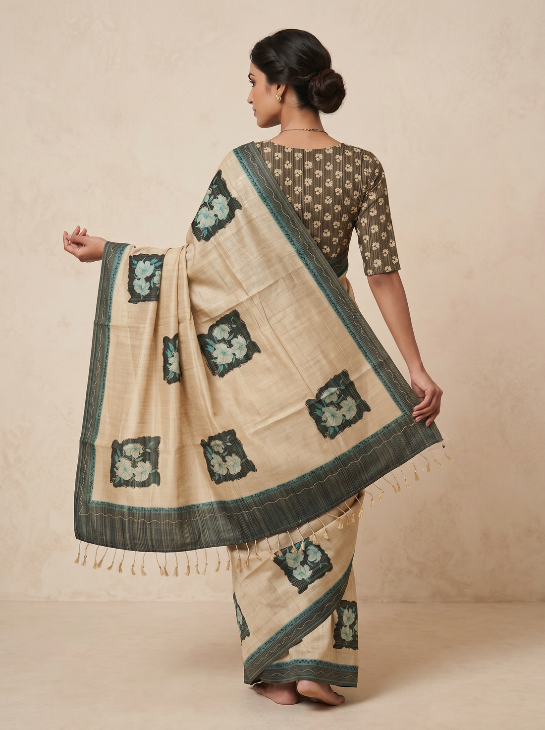 Saantha Signature|Pistachio Assam Silk Embroidery Saree
