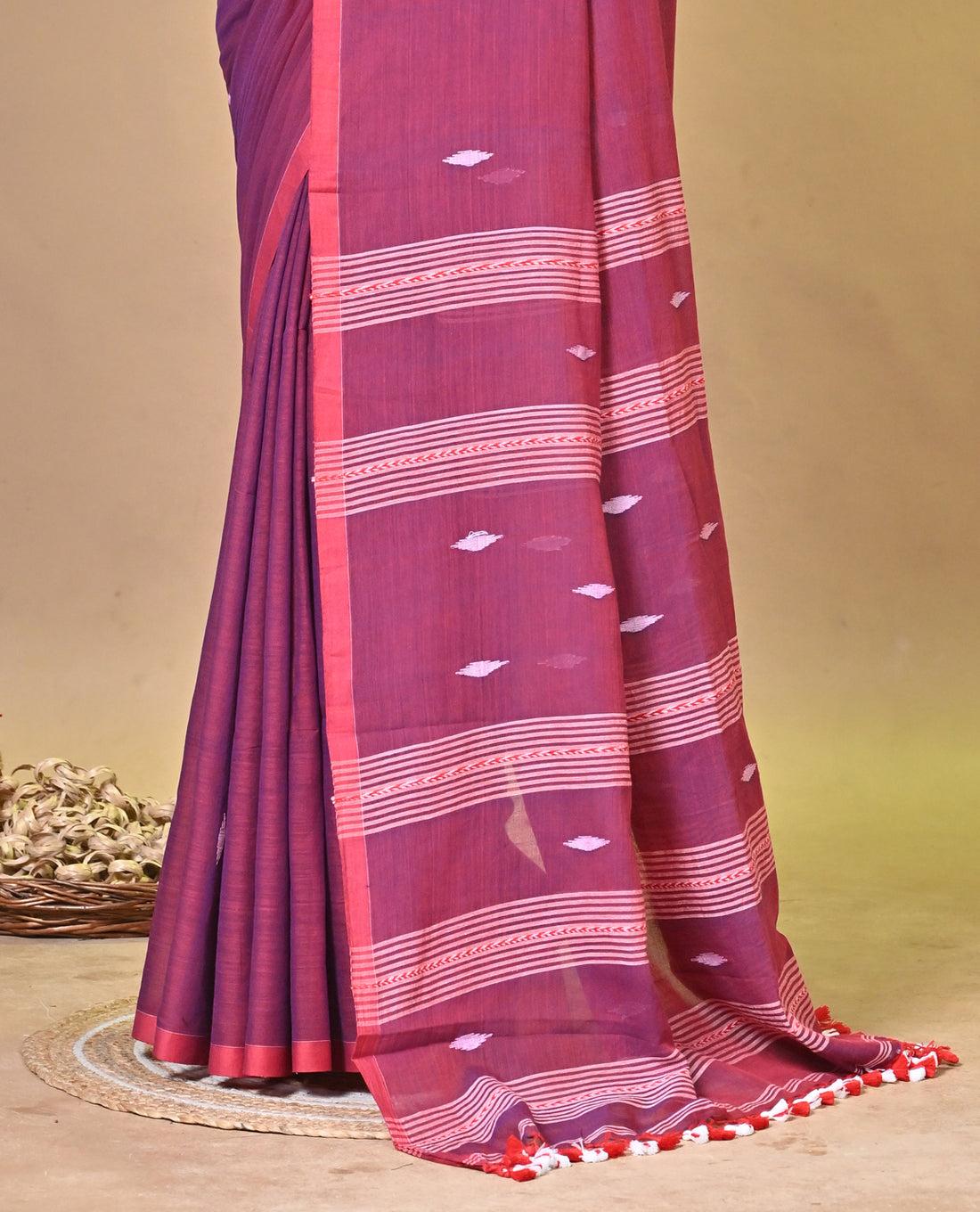 Magenta Pure Cotton Handloom Saree with Traditional Buti Motifs