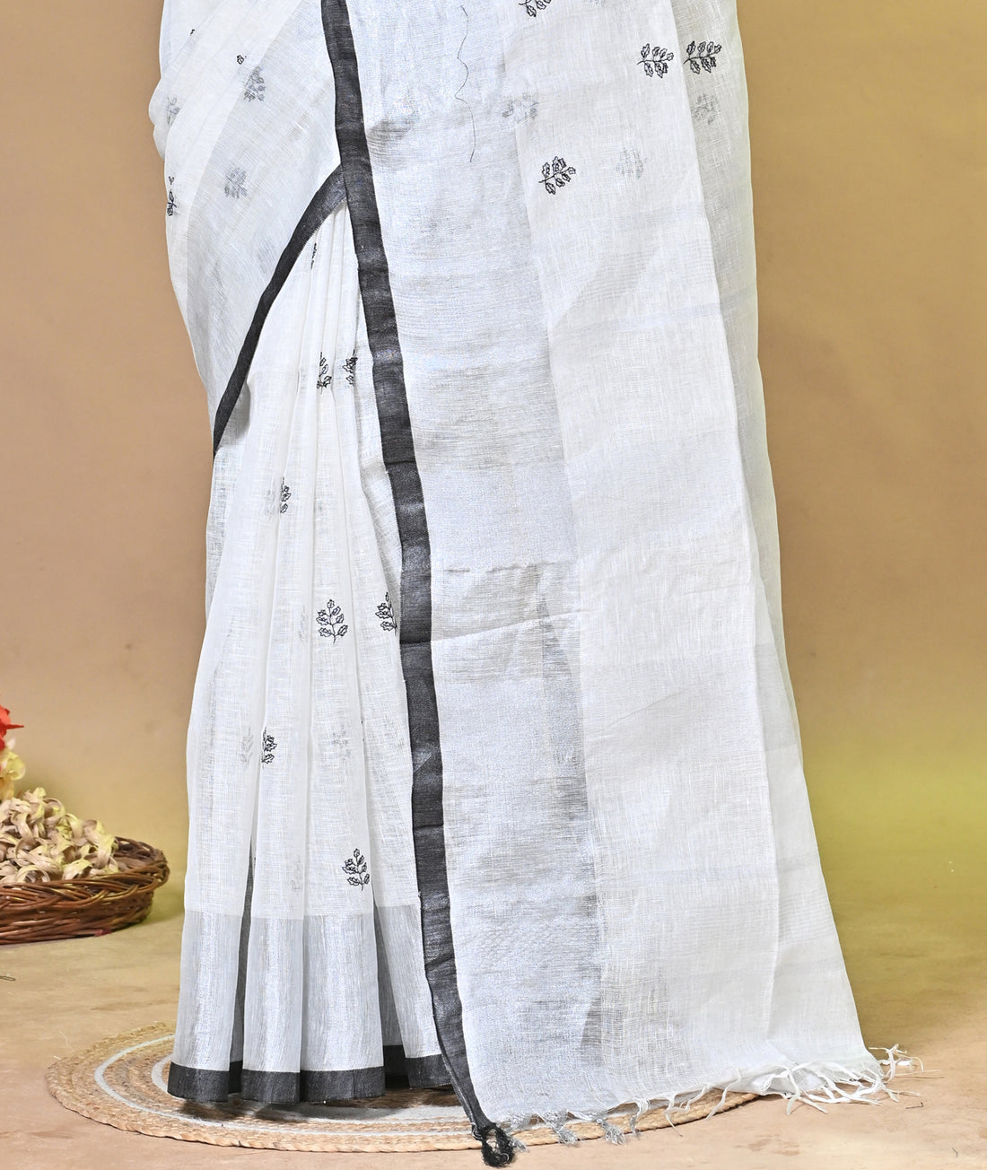 Floral Embroidered Pure Linen Saree