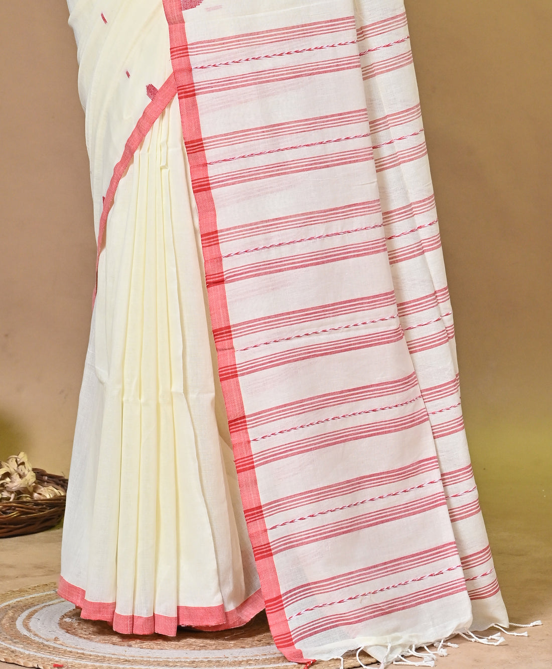 Off White Pure Cotton Handloom Saree with Buti Motifs and Striped Border