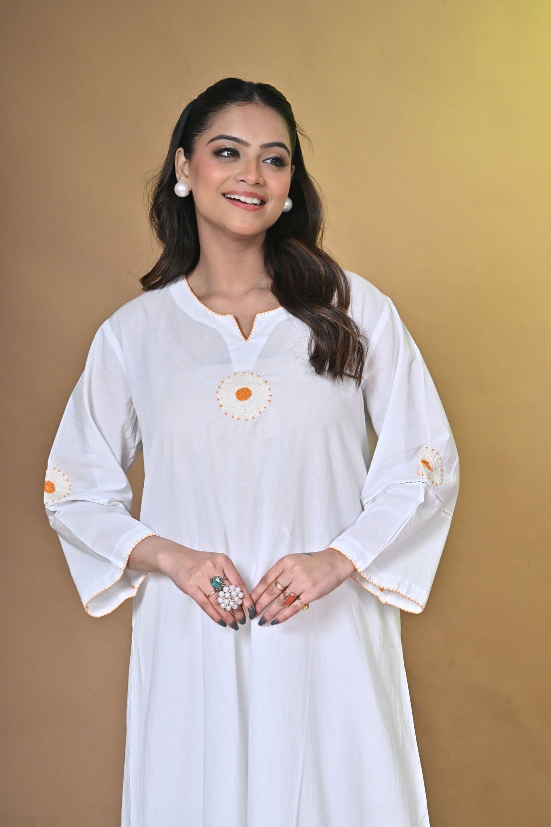 Surajmukhi Cotton Kurta Set with Santhali Hand Embroidery – White