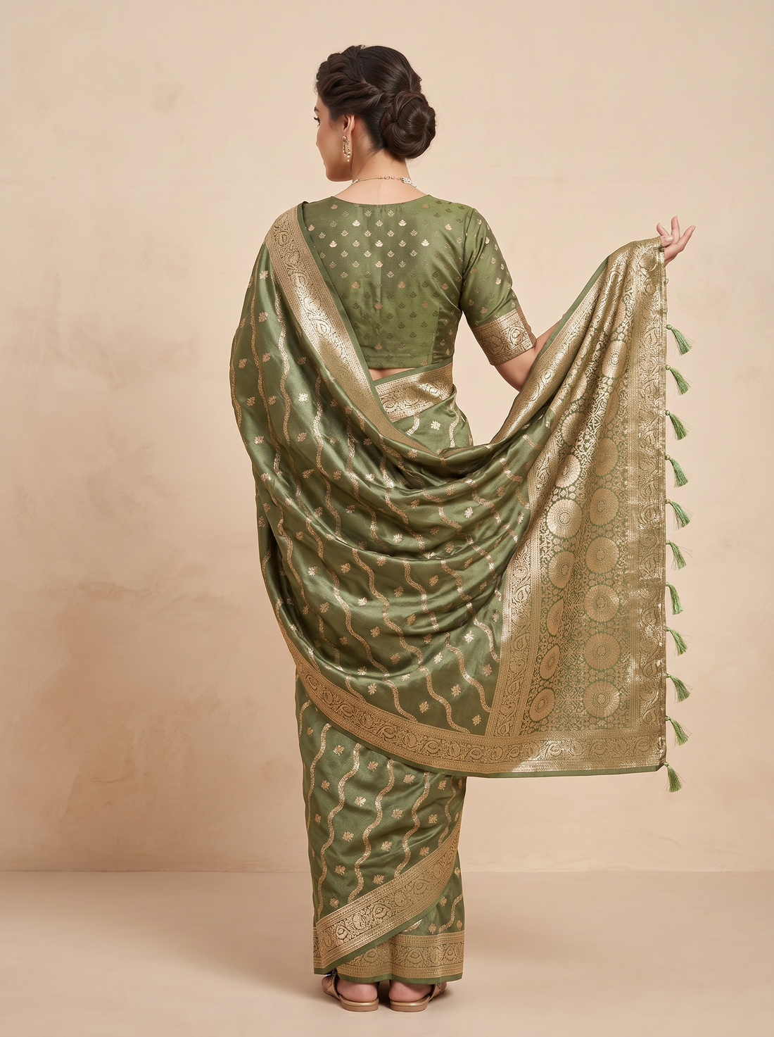 Saantha Signature|Green Art Silk Weave Saree