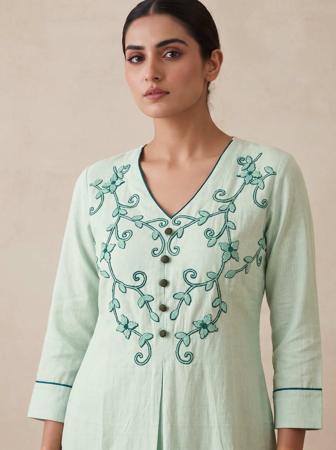 Saantha Signature|Sea Green Cotton Hand Embroidery Kurta Set
