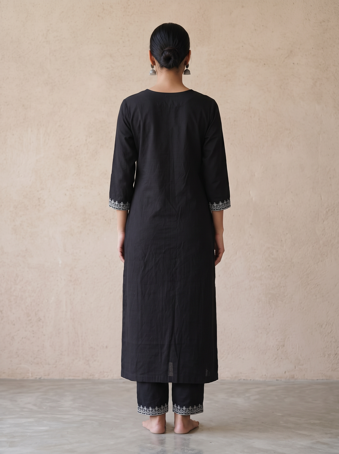 Saantha Signature|Black Cotton Embroidery Kurta Set