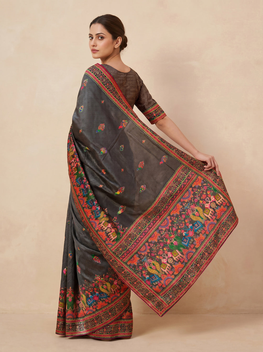 Saantha Signature|Black Silk Blend Embroidery Saree